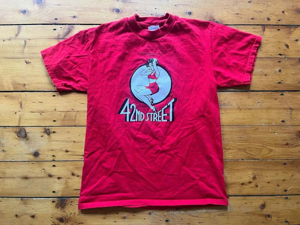 Vintage 1980s 42nd Street Musical Red Graphic T-Shirt Medium